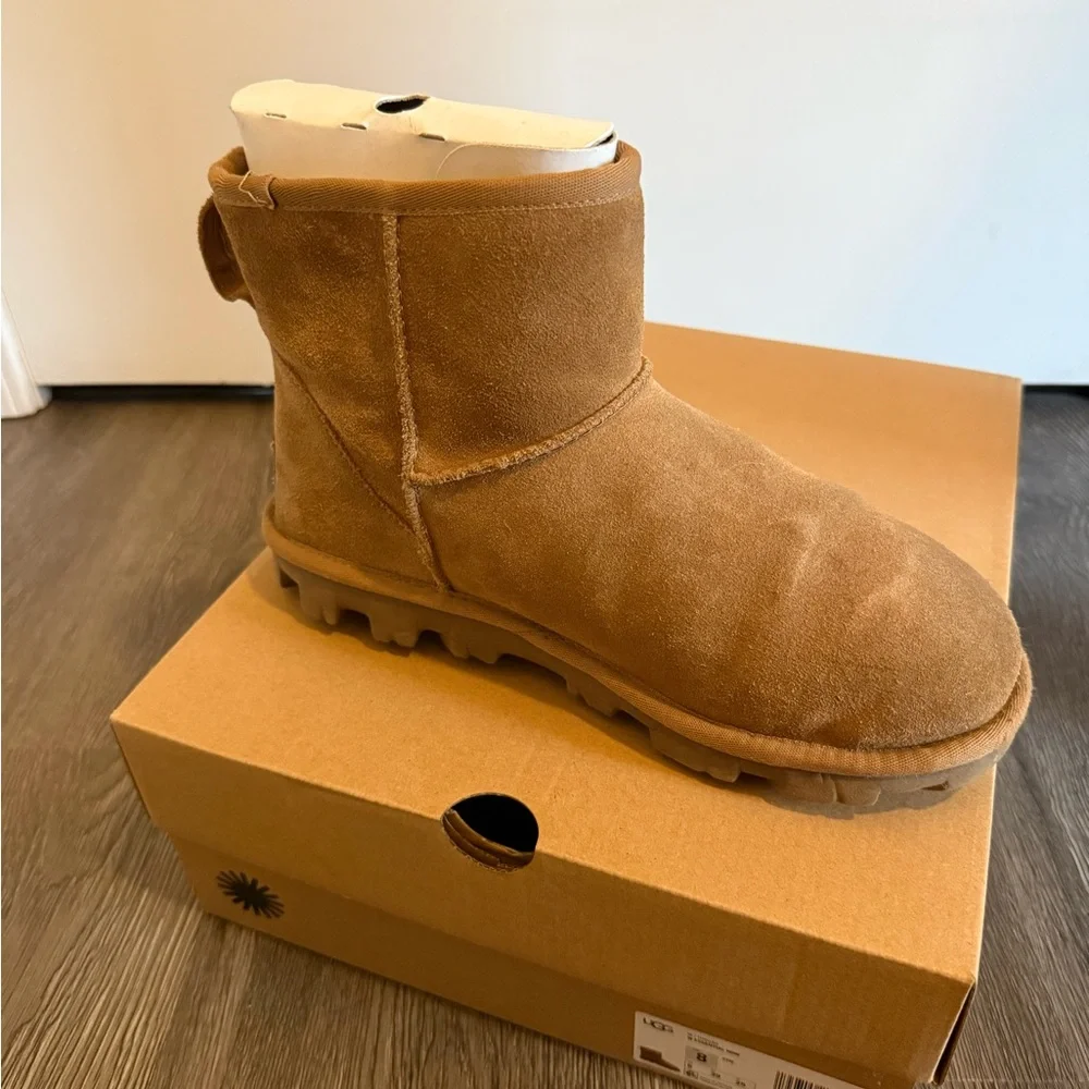 UGG Essential Mini Bootie - Picture 3 of 5